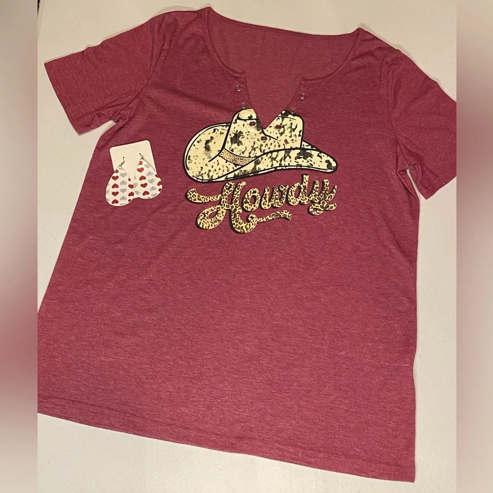 🐴Maroon 'Howdy' Graphic Tee - Picture 5 of 13